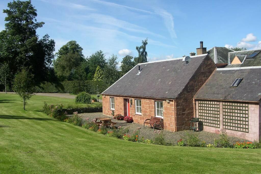Harleyburn Cottages - Stables And Saddlery Melrose Dış mekan fotoğraf